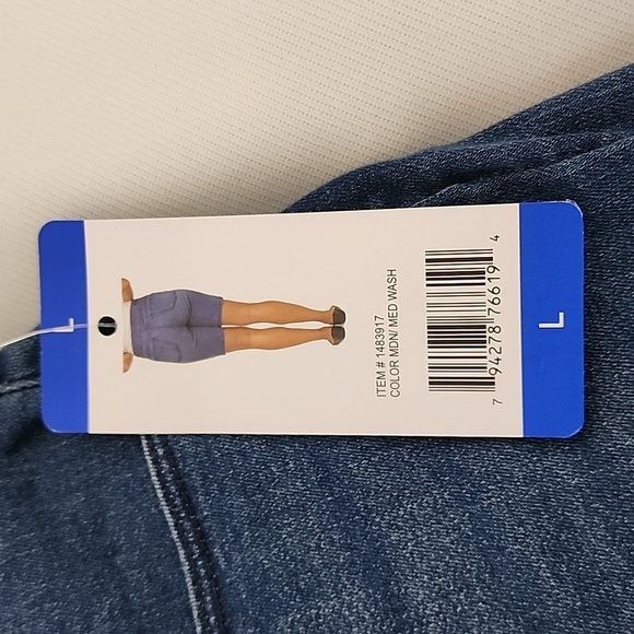 DKNY Jeans women's Short Size: L - Picture 11 of 17